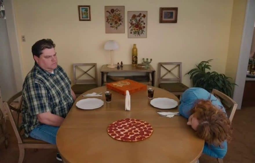 cranky creative reviews the little caesars tv commercial, can't see the crust