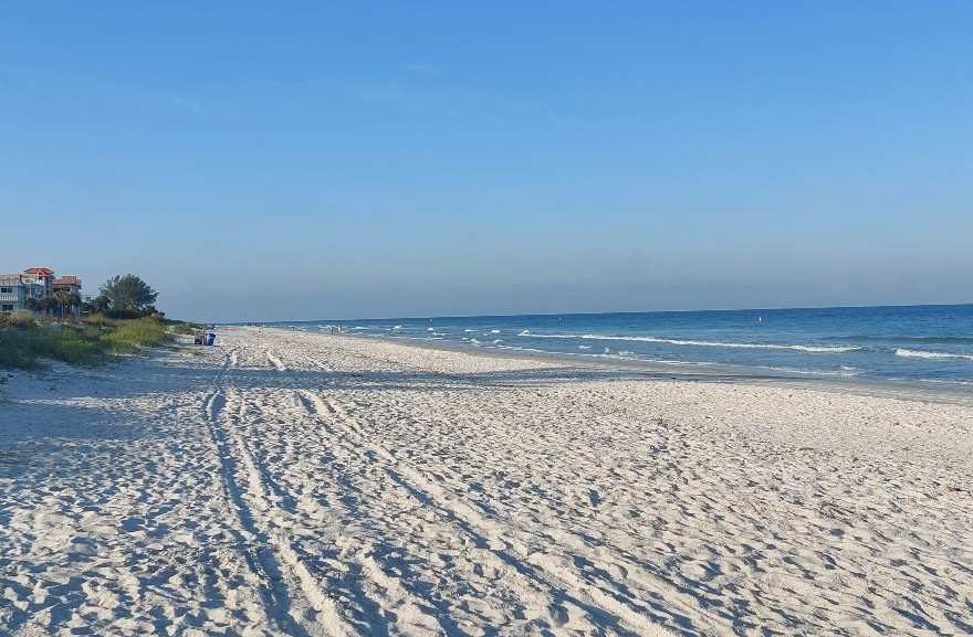 The blue sky and white sands of Indian Rocks Beach in Florida overlooking the Gulf of Mexico